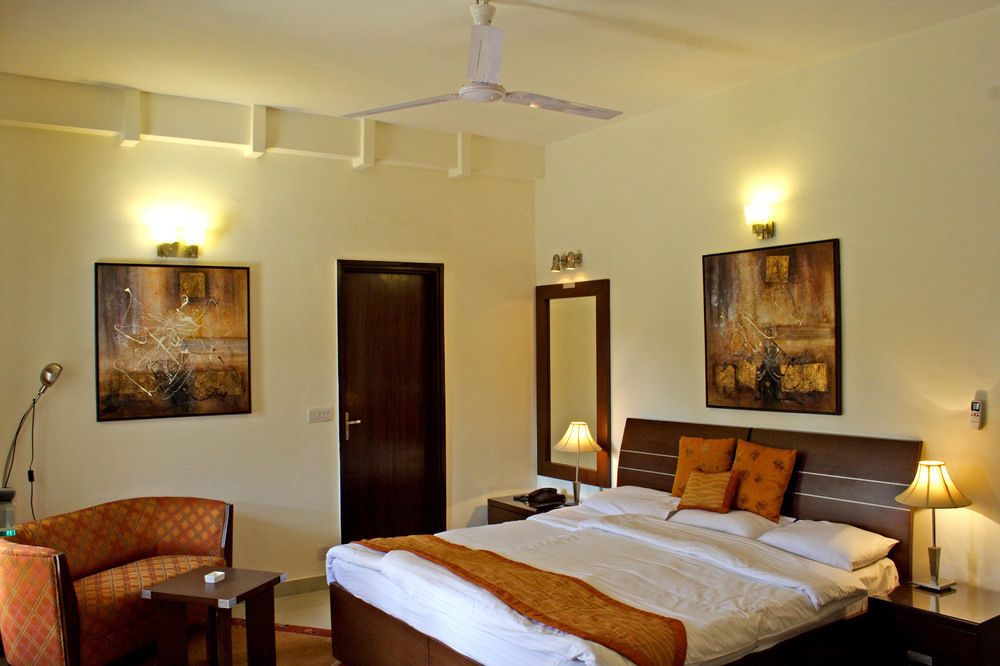 Hotel Ahuja Residencia Golf Links Nueva Delhi Exterior foto