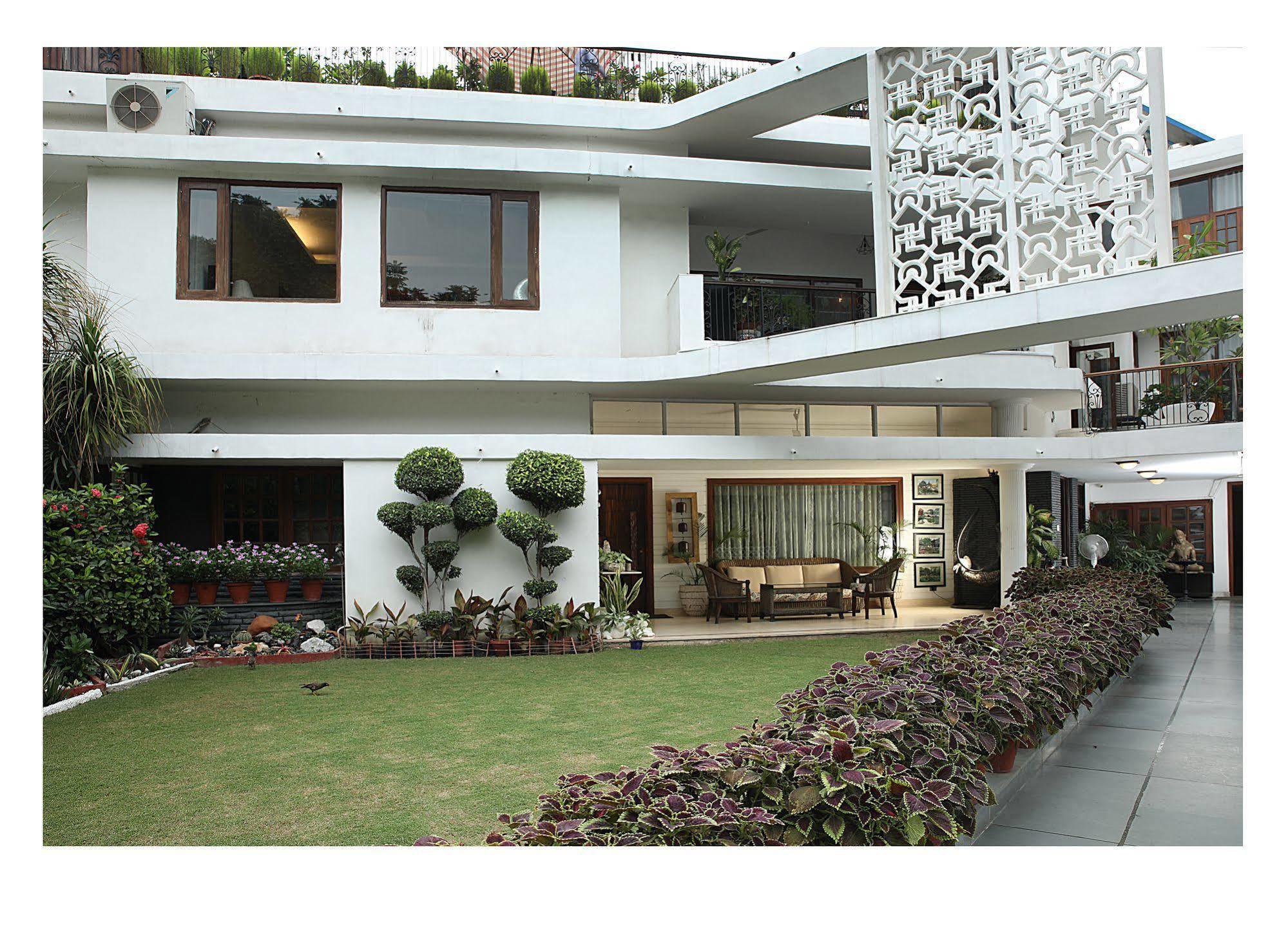 Hotel Ahuja Residencia Golf Links Nueva Delhi Exterior foto